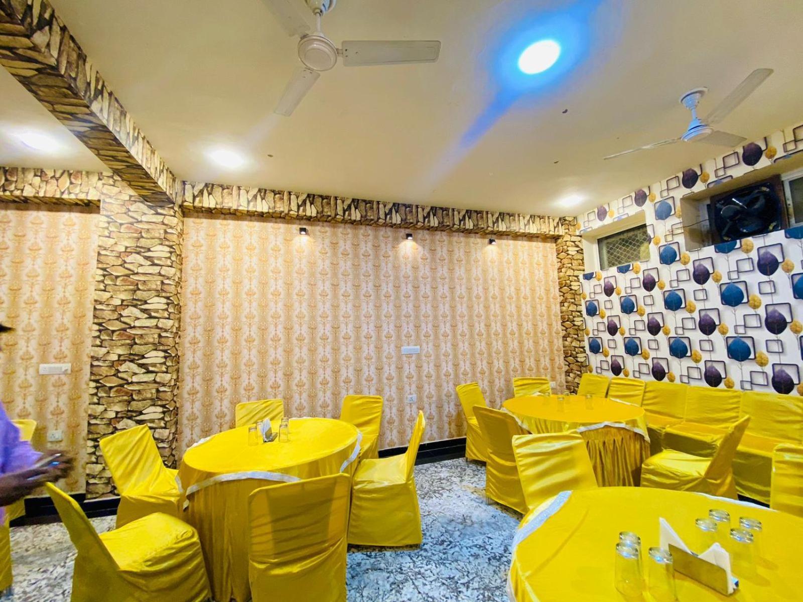 OYO 10317 Hotel Mock Orange Jaipur Buitenkant foto