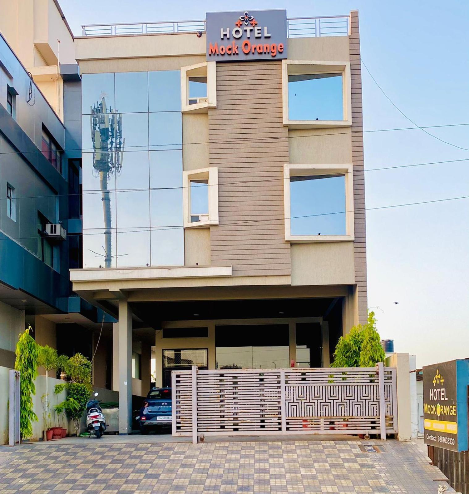 OYO 10317 Hotel Mock Orange Jaipur Buitenkant foto
