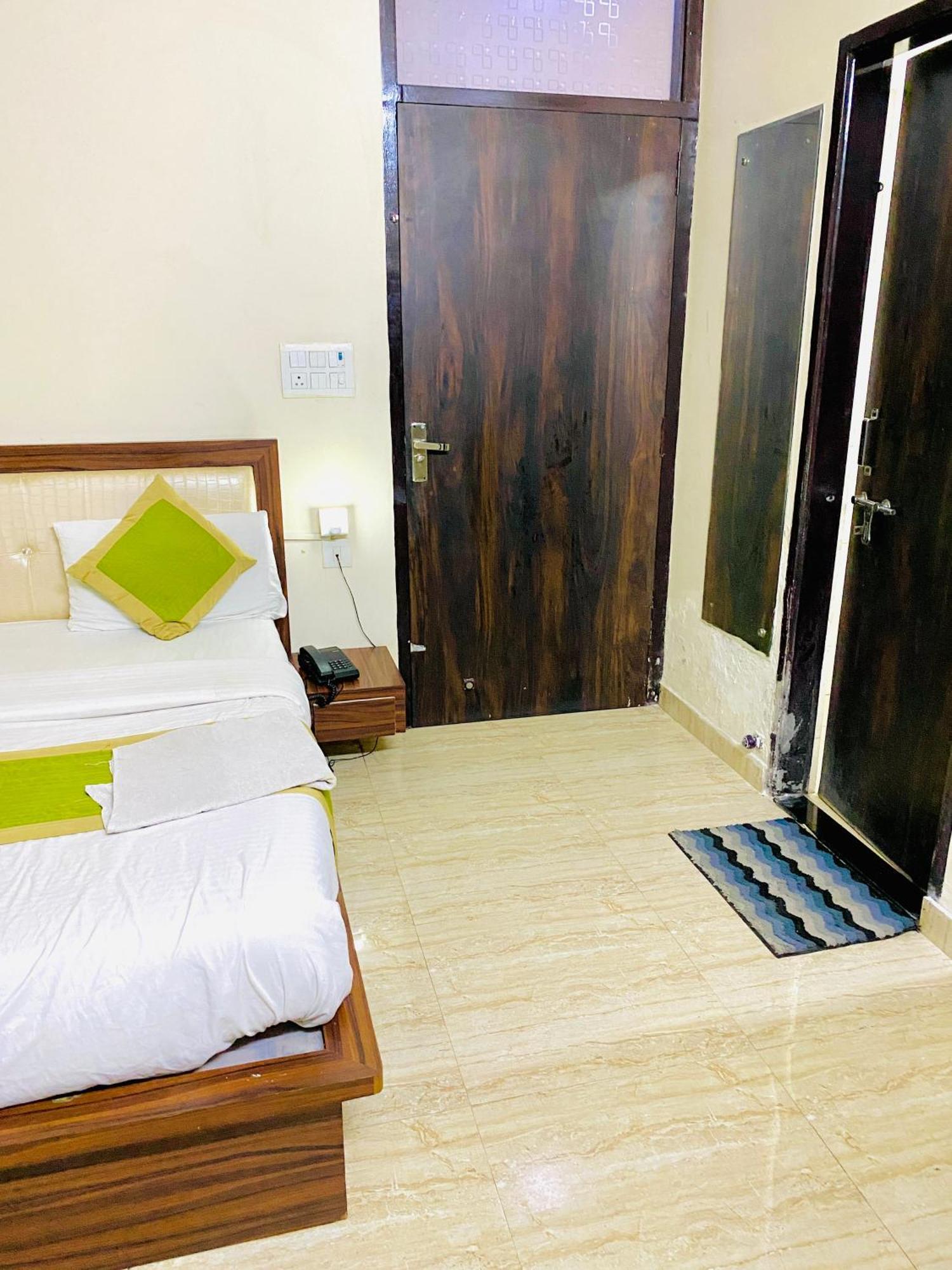 OYO 10317 Hotel Mock Orange Jaipur Buitenkant foto