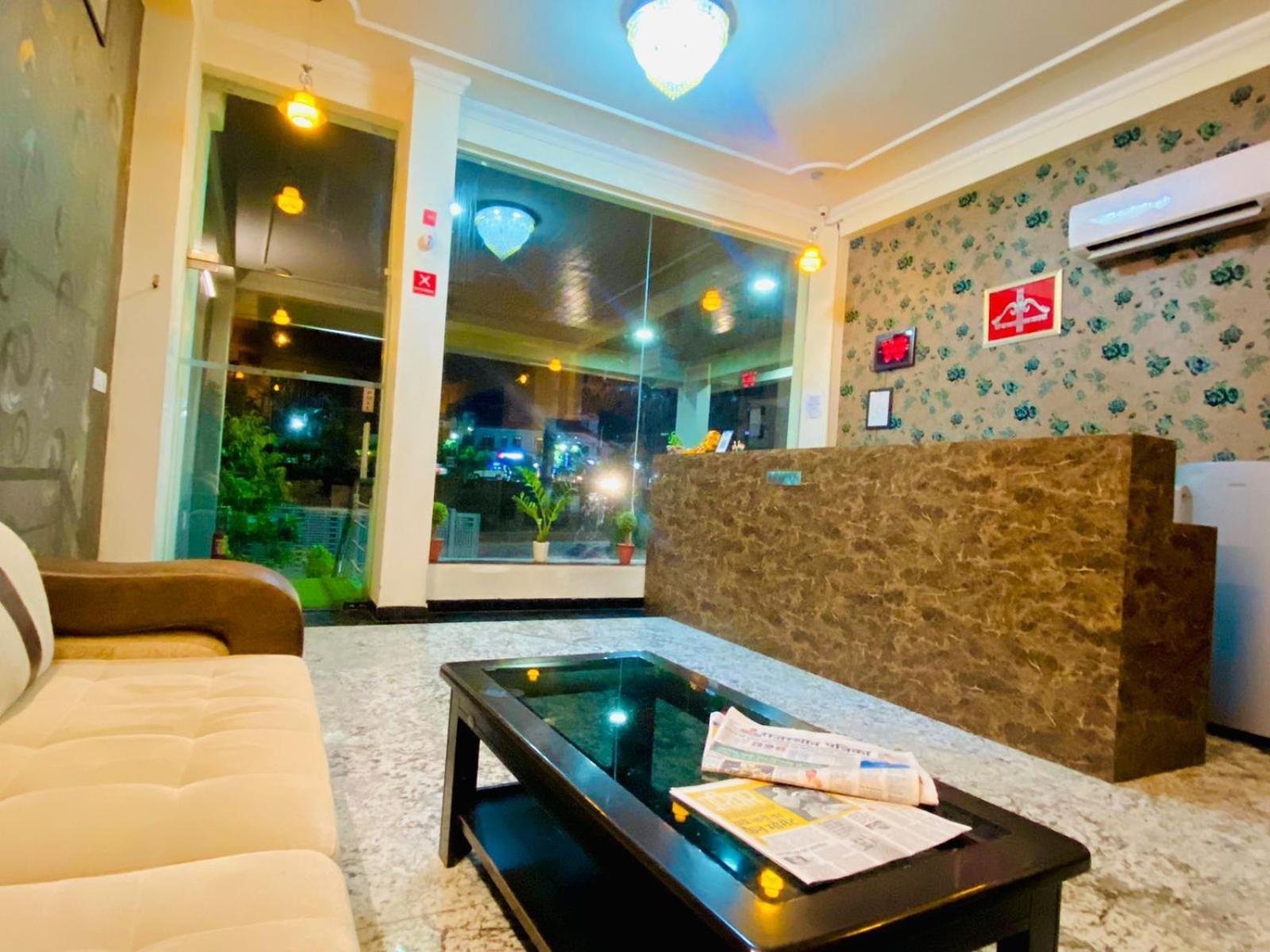 OYO 10317 Hotel Mock Orange Jaipur Buitenkant foto