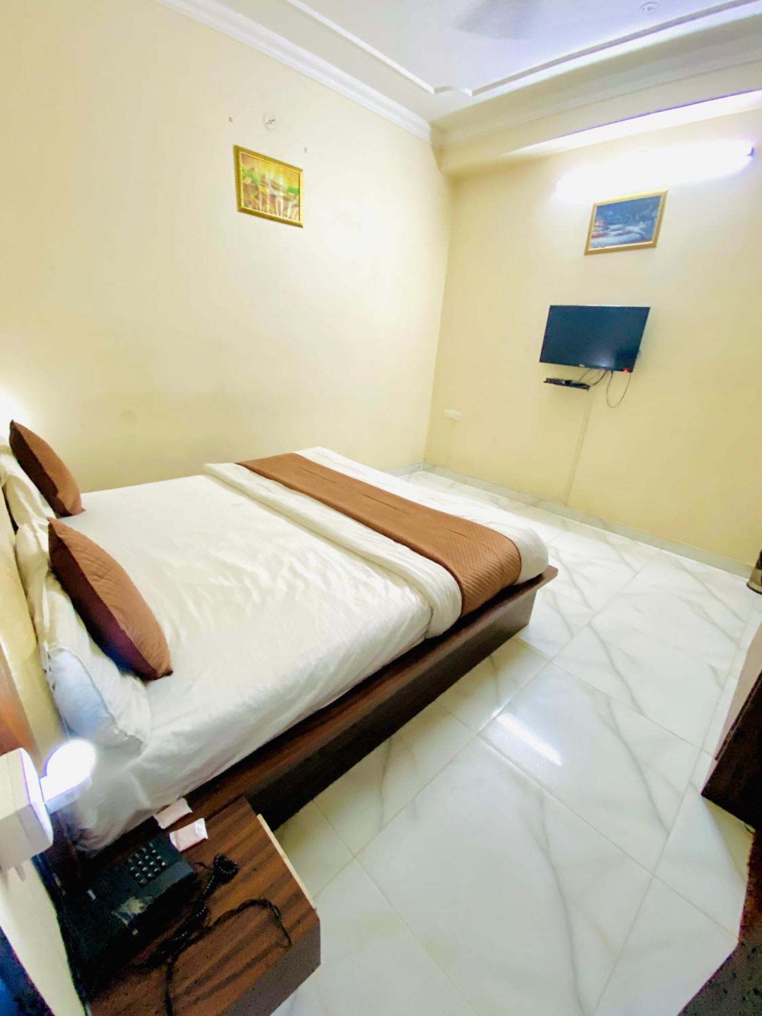 OYO 10317 Hotel Mock Orange Jaipur Buitenkant foto
