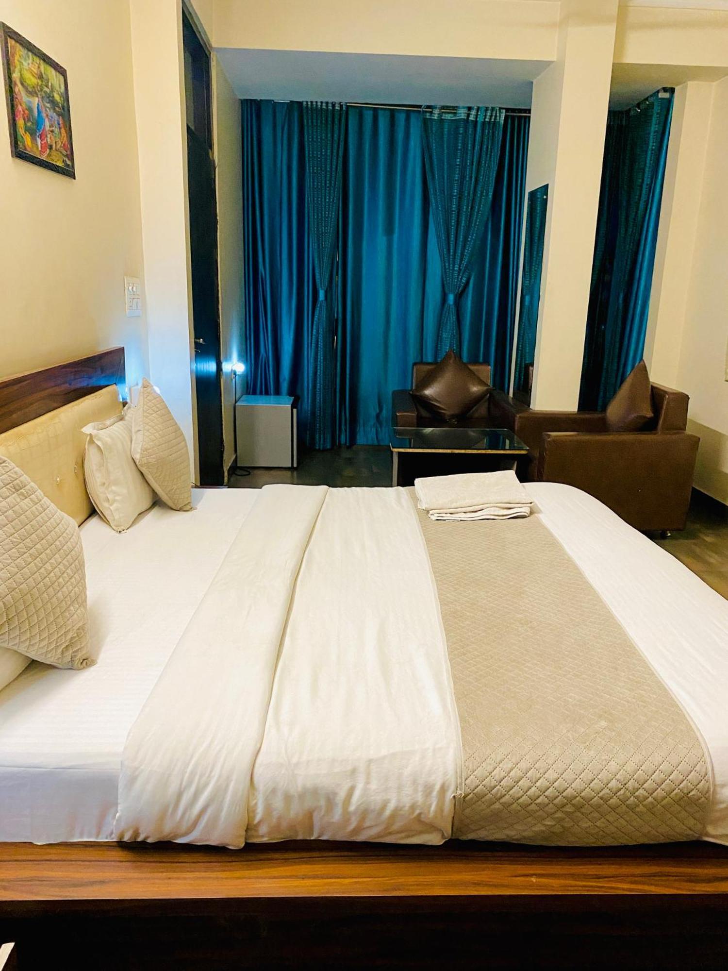 OYO 10317 Hotel Mock Orange Jaipur Buitenkant foto