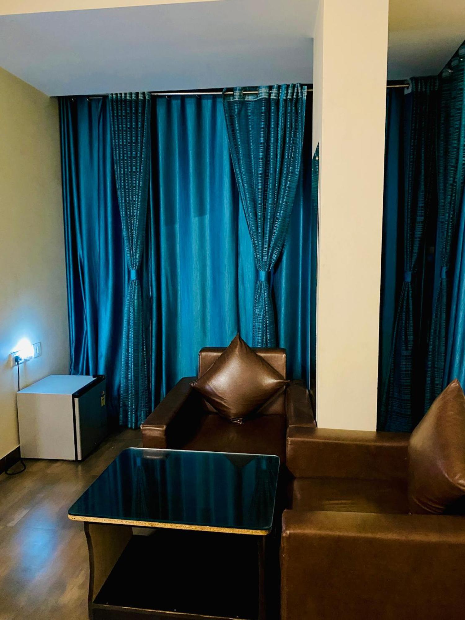 OYO 10317 Hotel Mock Orange Jaipur Buitenkant foto