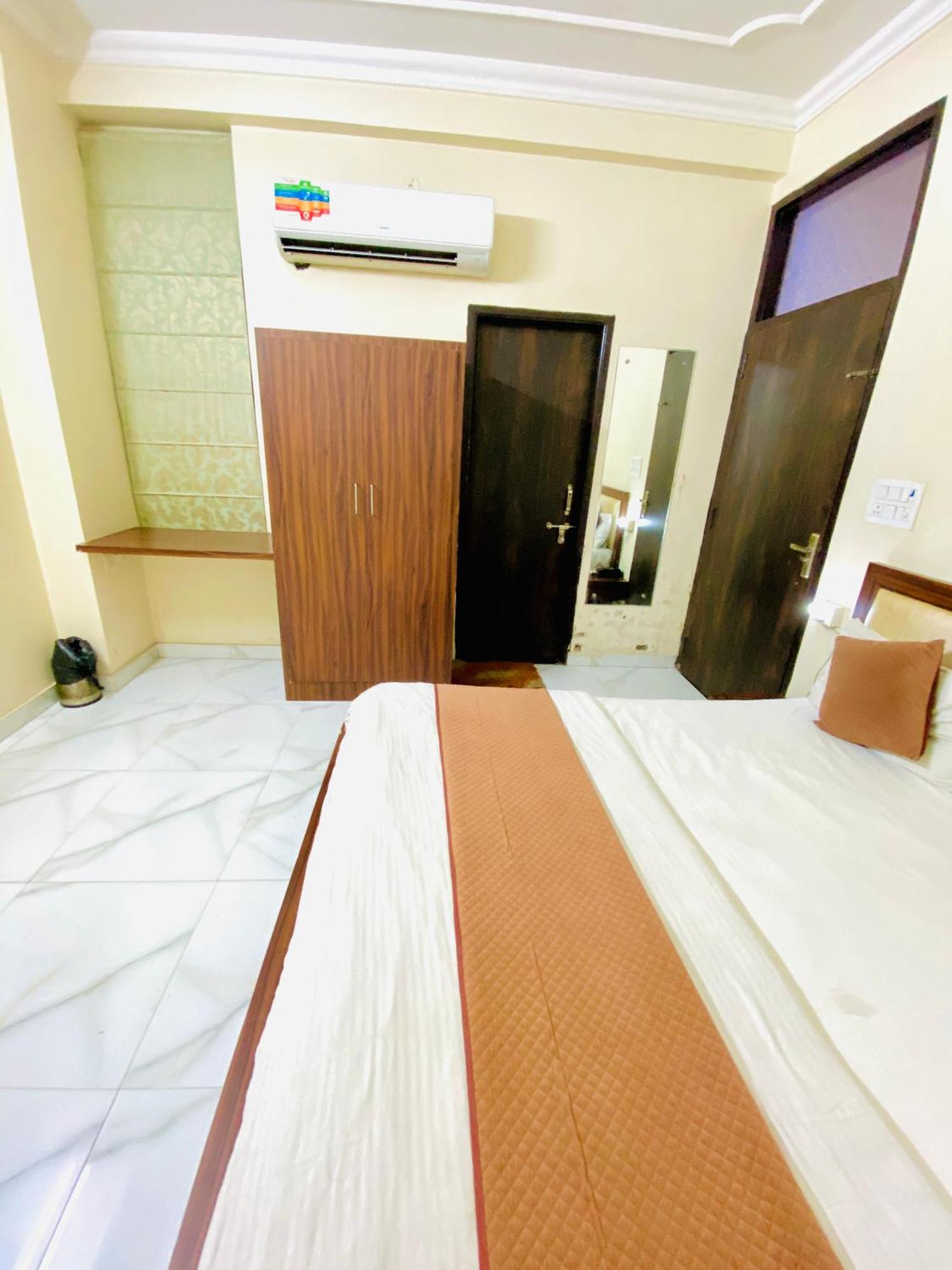 OYO 10317 Hotel Mock Orange Jaipur Buitenkant foto