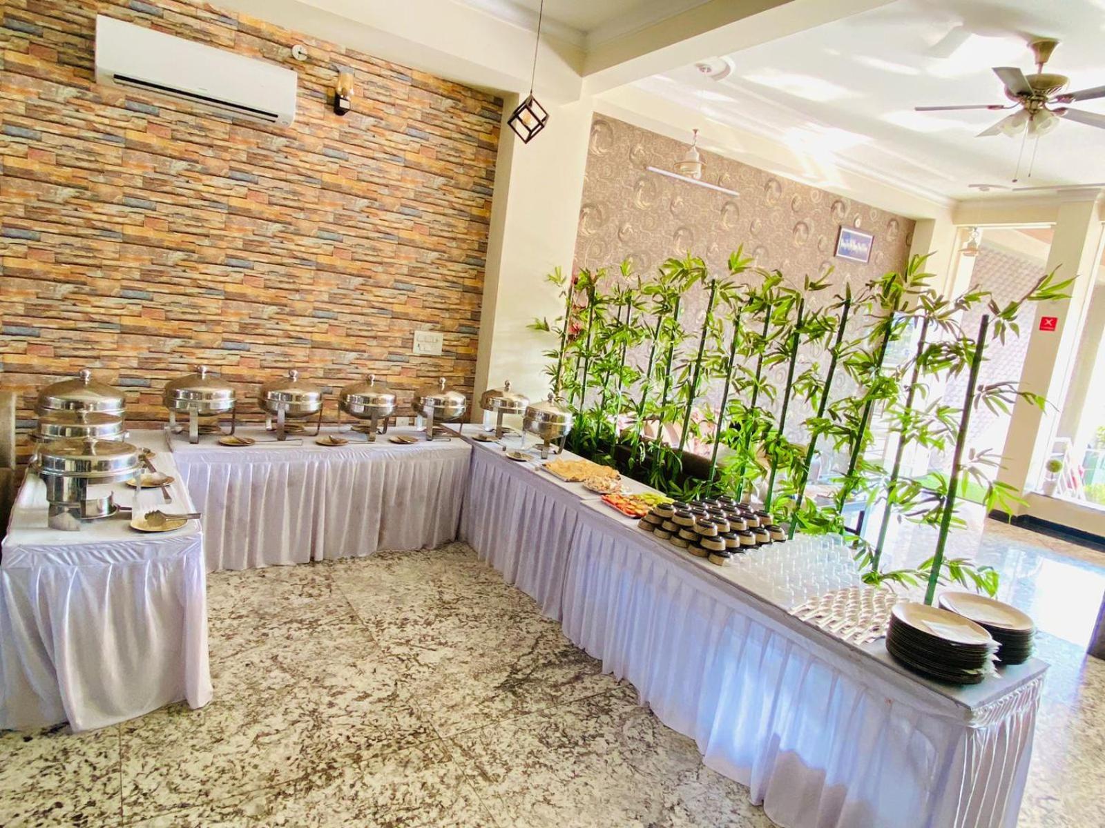 OYO 10317 Hotel Mock Orange Jaipur Buitenkant foto