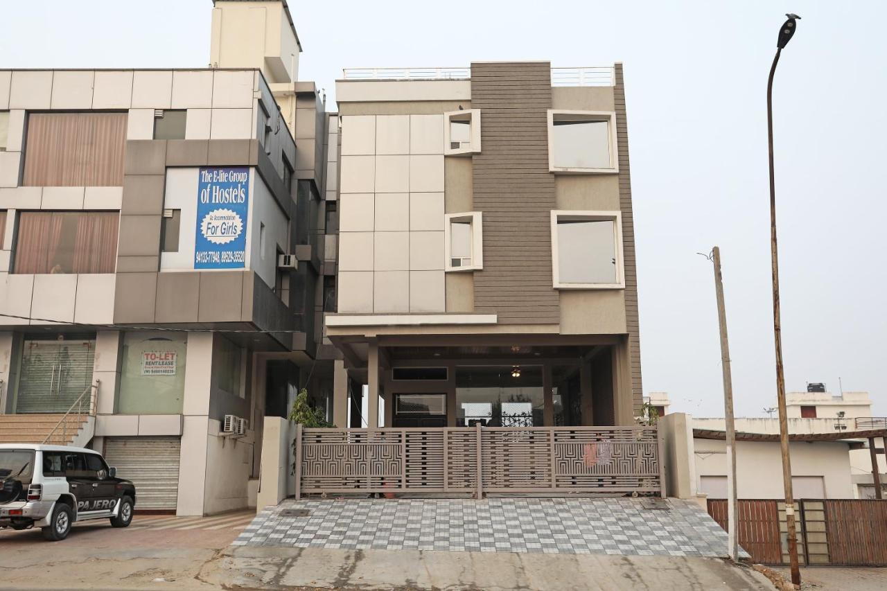 OYO 10317 Hotel Mock Orange Jaipur Buitenkant foto